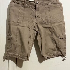 Women's Cargo Shorts in Taupe Utility Style